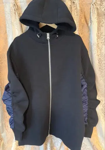 ZARA 다크 네이비 후드 부착 후드티 소매 개더