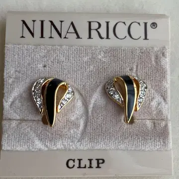 NINA RICCI 귀찌 #3233
