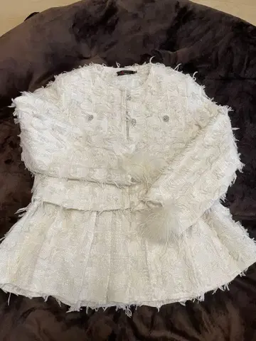 화이트 트위드 노카라 자켓