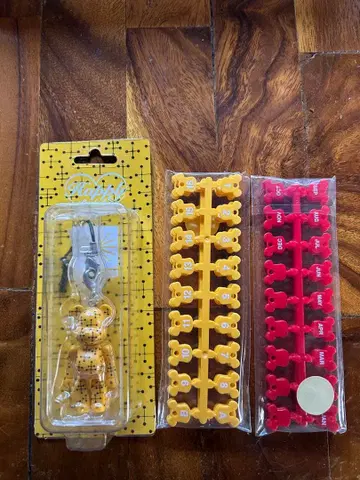 Happy BE@RBRICK 스트랩