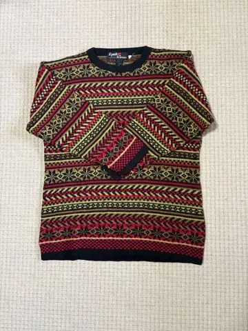 기하학 패턴 니트 스웨터