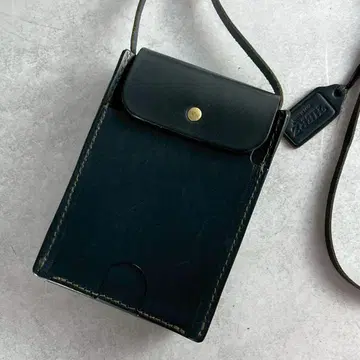 미사용급 HERZ 헬츠 사포네 미니백 폰 숄더 가죽 네이비