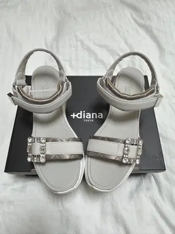 미사용 새상품 diana 스포츠 샌들 24cm