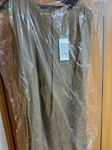 린넨 볼륨 턱 플레어 원피스 M 사이즈 브라운