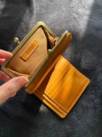 Kanmi. (칸미) 가마구치 접이식 지갑 드롭스 패턴