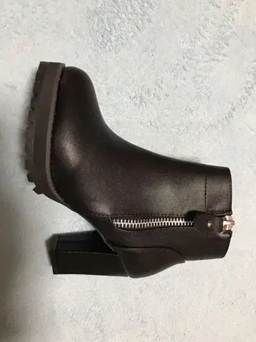 브라운 합성 피혁 롱 부츠 지퍼 포함