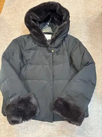 퍼 포함 다운 자켓 블랙