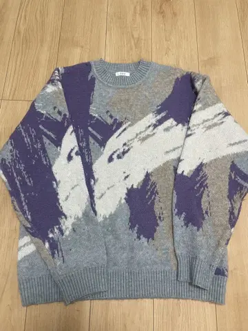 [세탁기 사용 가능] 스플래시 무늬 크루넥 니트