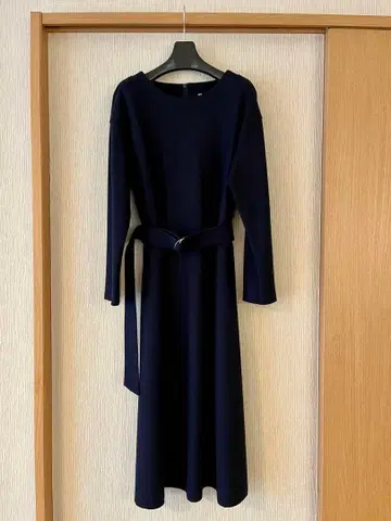 [새상품급] UNTITLED 울 100% 롱 원피스/네이비