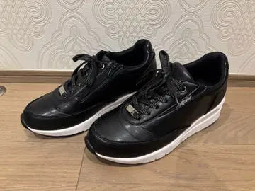 마드라스사 블랙 스니커즈 라메