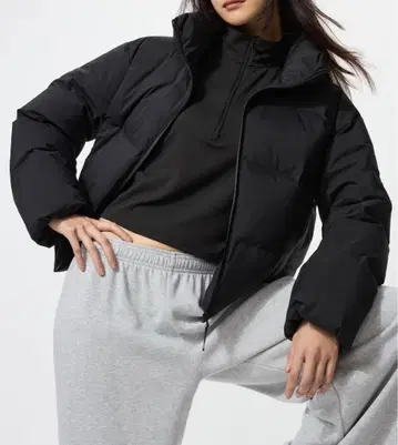 UNIQLO 심리스 다운 숏 자켓