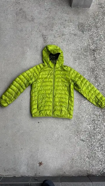 유니클로 다운 자켓 L