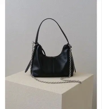 [ 새상품급 ] Reurie 오리지널 체인 스트랩 호보 백 블랙