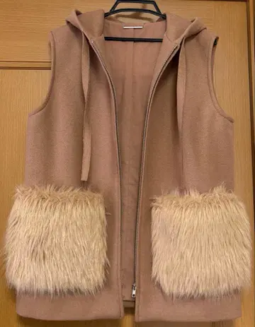 Mila Owen 후드 부착 베스트