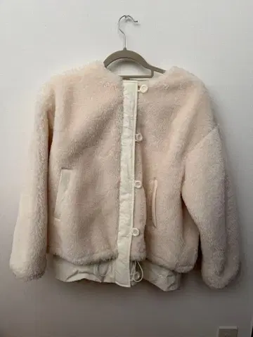 미사용 새상품 Mystrada 아이보리 보아 자켓 36 사이즈