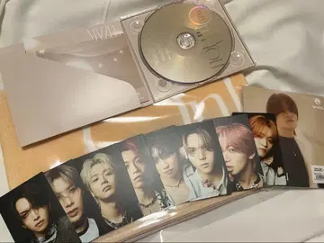 유니버셜반 CD+ 솔로 포토 카드 8종 + 머플러 타월 + 어나더 8종