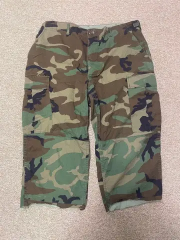 카모플라쥬 패턴 크롭 팬츠