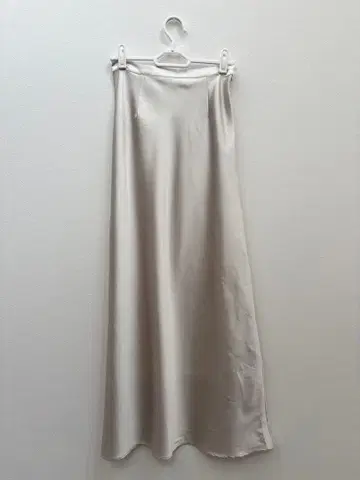 U by SPICK&SPAN 새틴 스커트