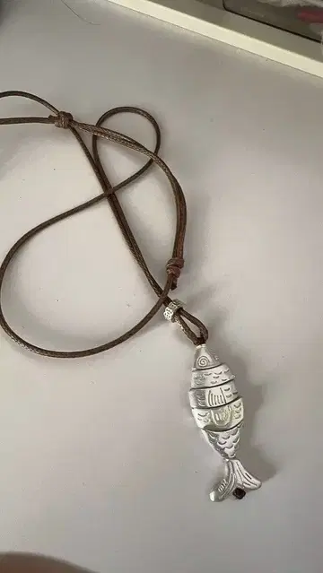 물고기 모양 펜던트 목걸이
