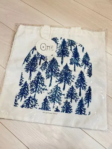 미나 페르호넨 이세탄 토트백