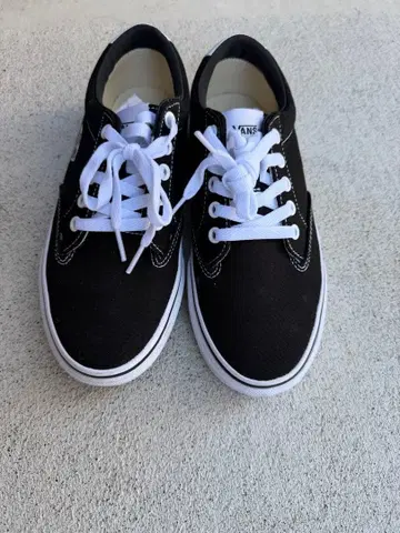 Vans 블랙 스니커즈
