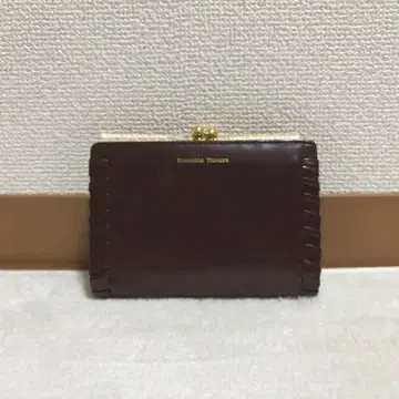 Samantha Thavasa 가죽 가마구치 달린 접이식 지갑