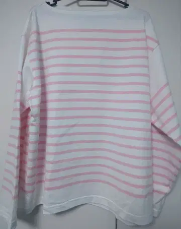 Outil 화이트/핑크 스트라이프 긴팔 상의