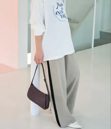 니트 라인 이지 팬츠