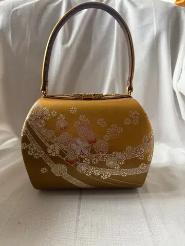 골드 컬러 꽃무늬 일본 의류용 백