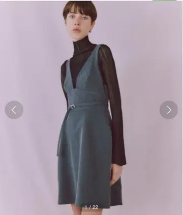 그레이 V넥 슬리브리스 원피스