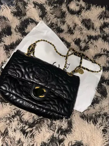 C 블랙 퀼팅 숄더백