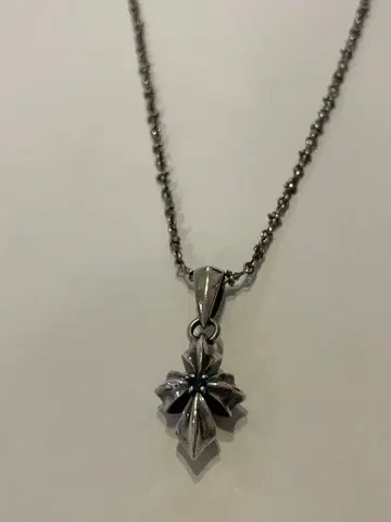 Libra 실버 크로스 모티브 목걸이