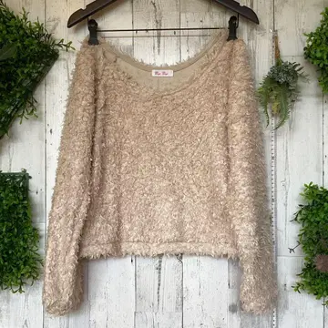 평평하게 놓았을 때 가슴 너비 45 소매 폭 17