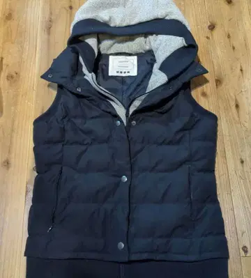 PLST 후드 부착 다운 베스트