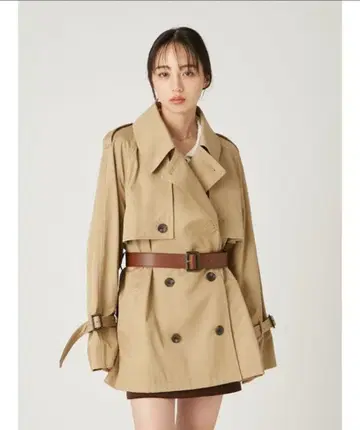[새상품급] [현행 모델] FRAY I.D 가죽 벨트 숏 트렌치코트
