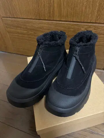 무스탕 라이크 지퍼 숏부츠