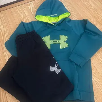 언더아머 트레이닝복 상하의 세트 YLG 사이즈