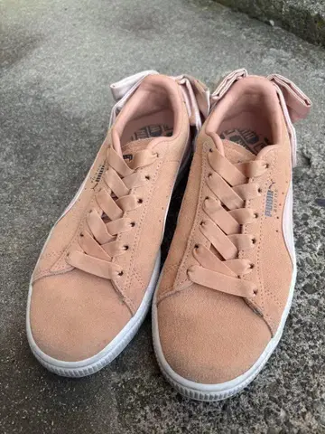 PUMA 핑크 리본 포함 스니커즈 22cm