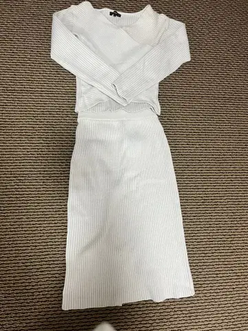 크로스 리브 타이트 니트 셋업