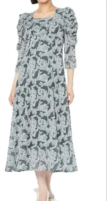 스나이델 슬리브 볼륨 자카드 원피스