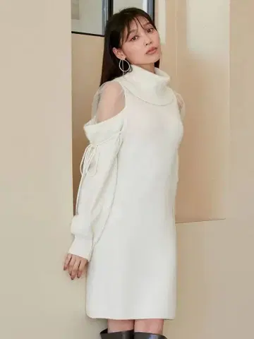 SNIDEL 시스루 숄더 미니 니트 원피스