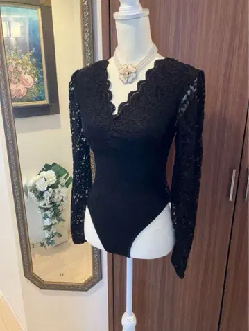 블랙 레이스 바디수트 V넥 긴팔