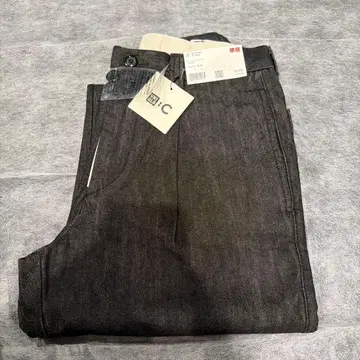 유니클로C 턱 스트레이트 팬츠 데님+ 09 블랙