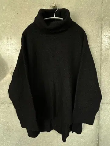 [ VOAAOV ] 울 블렌드 빅 터틀넥 니트 블랙