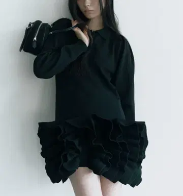 새상품 완판 [하이앤드] 프릴 니트 폴로 원피스