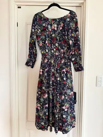 TRUNO by NOISE MAKER 네이비 꽃무늬 긴팔 원피스