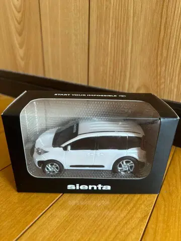 도요타 시엔타 미니카 화이트