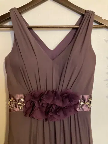 발표회용 드레스와 목걸이 귀걸이