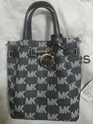 Michael Kors MK 로고 숄더백 데님 블랙