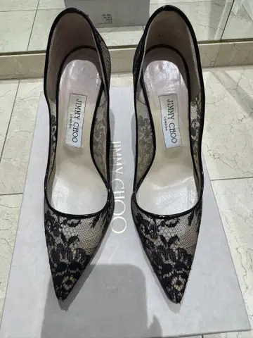 JIMMY CHOO 블랙 레이스 하이힐